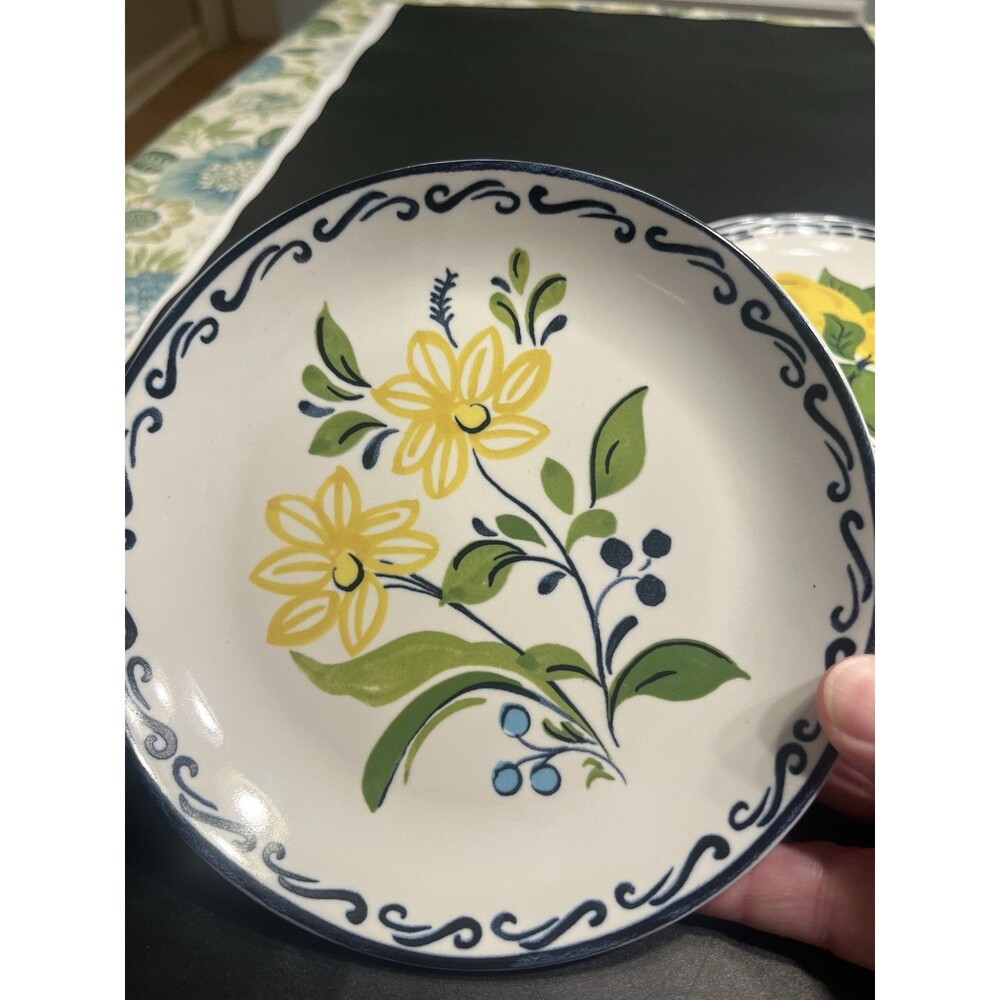 Williams Sonoma Yellow Flowers Blue Rimmed Accent 6” Plates 3pc